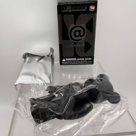 Bearbrick Series 48 Basic Letter B (BIG) Artist Medicom Be@rbrick 100% Figure - Picture 6 of 7